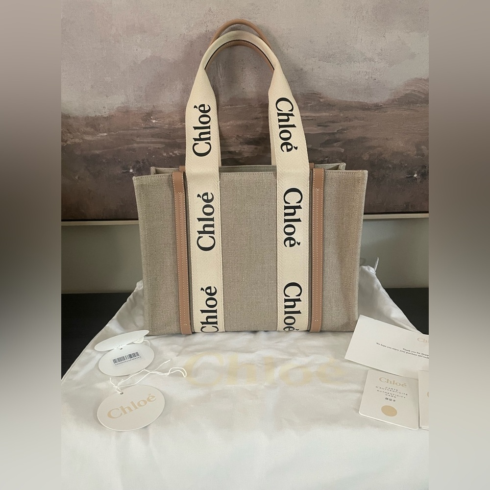 Chloe Medium Woody Tote in Beige
